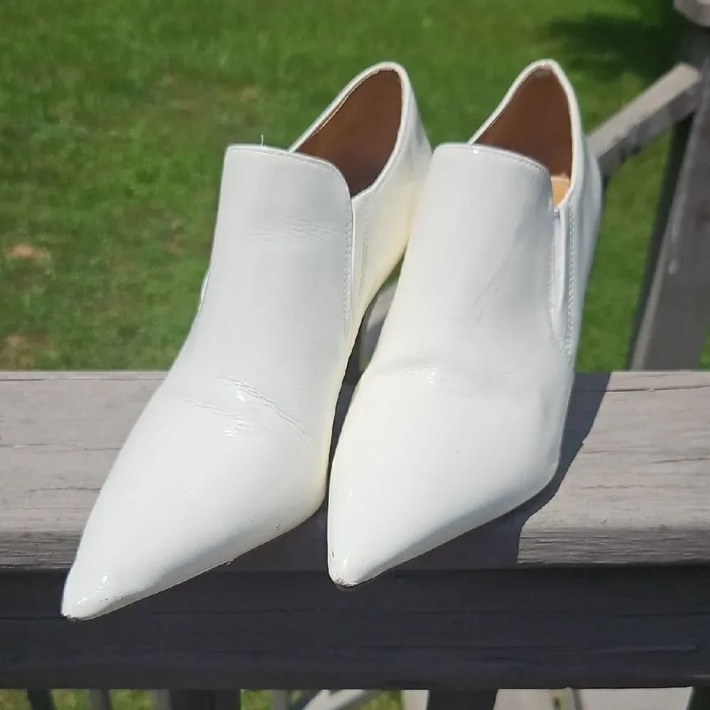 Tory Burch White Patent Leather Pointed Toe Heels – Size 8.5